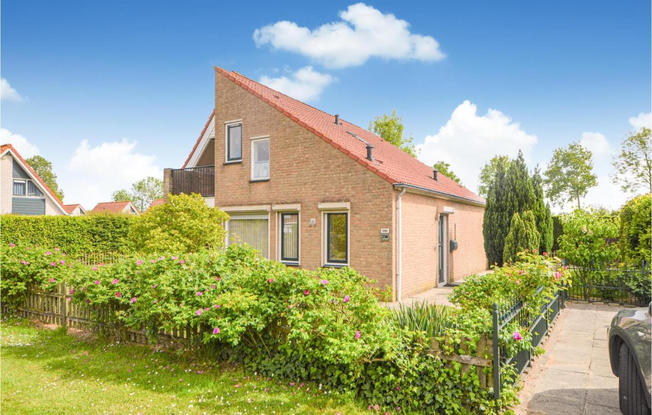 Stunning Home In Breskens With Kitchen Eksteriør billede